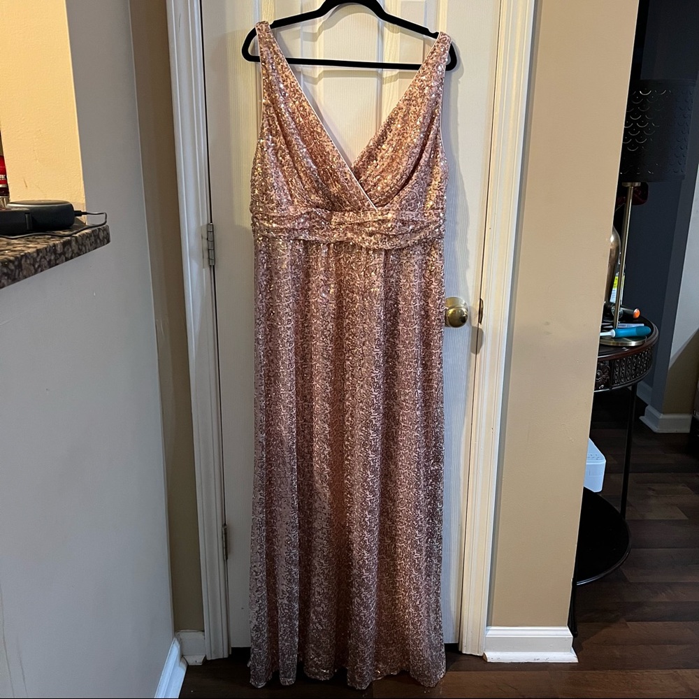 David’s Bridal F19787 Rose Gold 16 New with Tags